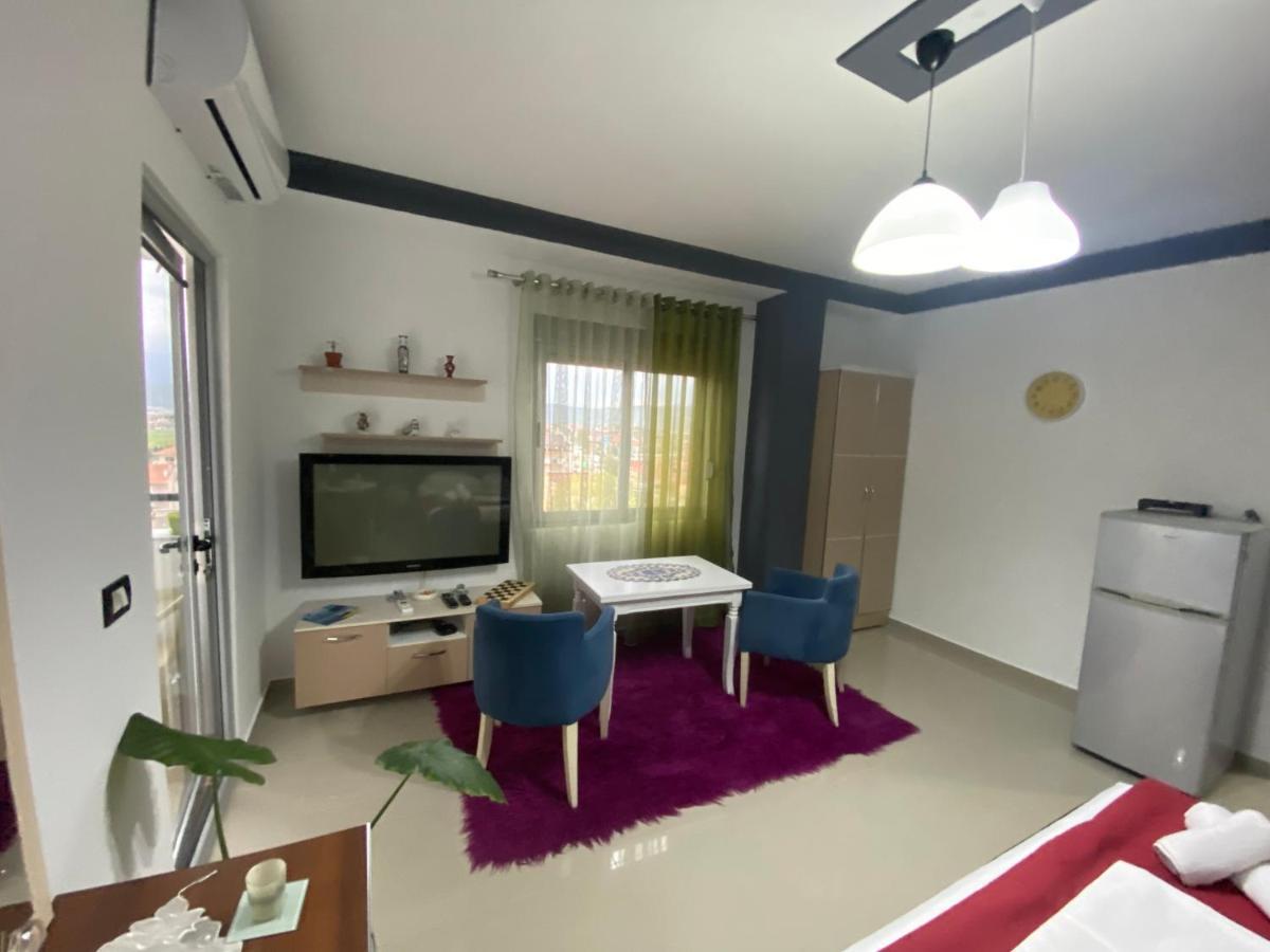 Guest'S Apartament Pogradec Buitenkant foto