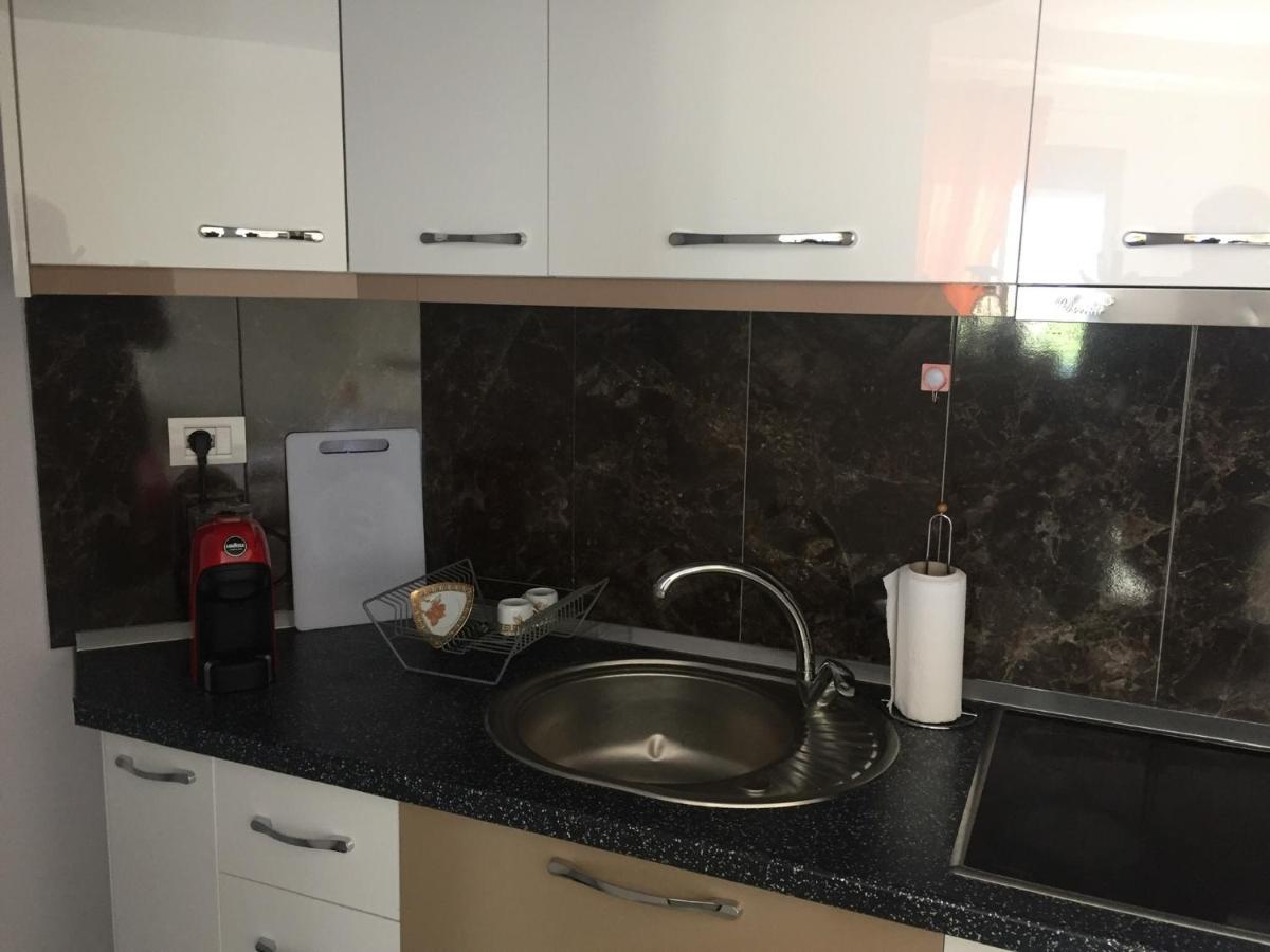 Guest'S Apartament Pogradec Buitenkant foto